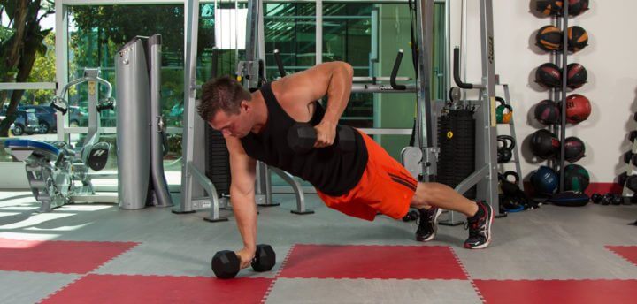 Flexiones y remo como ejercicio compuesto para ahorrar tiempo
