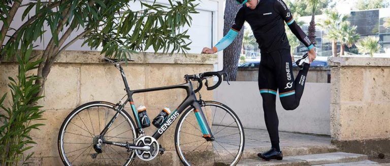 Estirar y calentar antes de practicar ciclismo