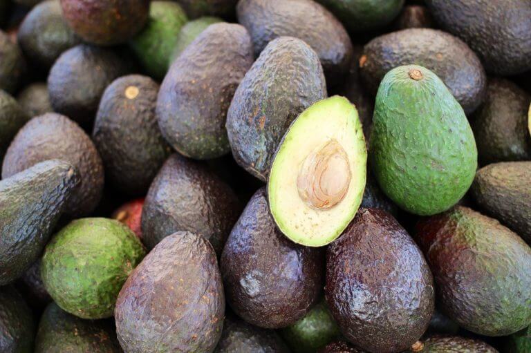 ¿Son beneficiosos los aguacates light?