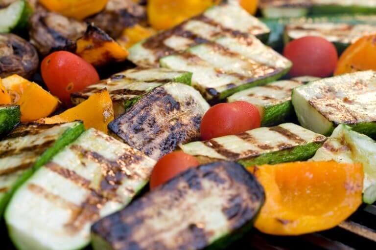Cómo crear platos vacacionales bajos en calorías