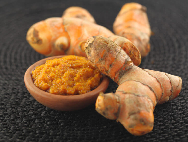 Beneficios de incorporar la cúrcuma a tu dieta