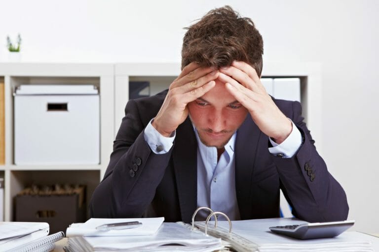Causas de la depresión en el trabajo de oficina