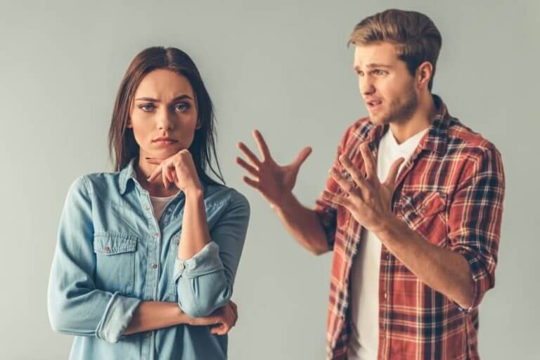 Cómo conversar con personas pasivo-agresivas
