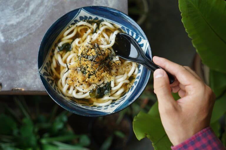 5 recetas de sopas de fideos buenas para tu salud