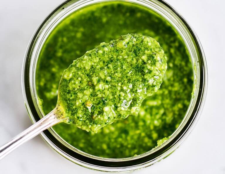 Receta de pesto con col rizada