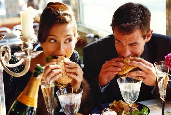 ¿Por qué los hombres comen más que las mujeres?