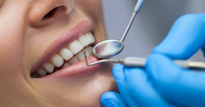 ¿Podría el Alzehimer estar relacionado con la higiene bucal?
