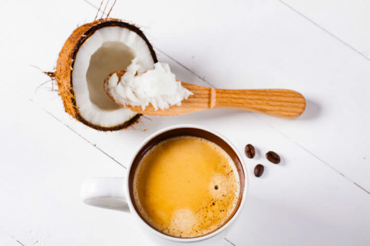 Beneficios del café con aceite de coco