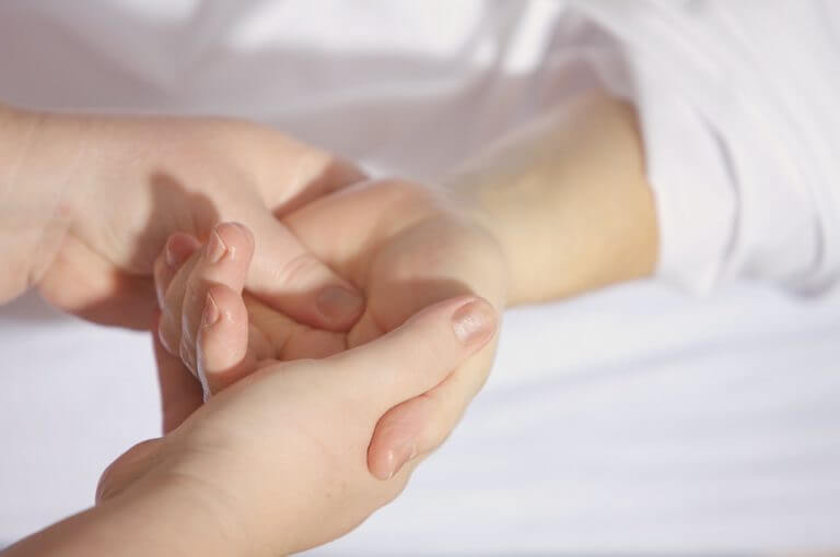 2 ejercicios para lidiar con el dolor de muñeca persistente