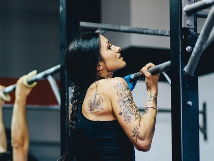 El mejor entrenamiento de tren superior para mujeres