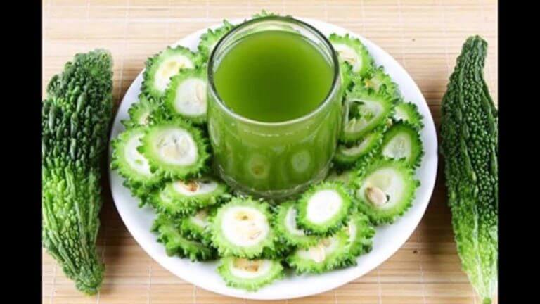 ¿Cuáles son los beneficios del zumo de melón amargo?