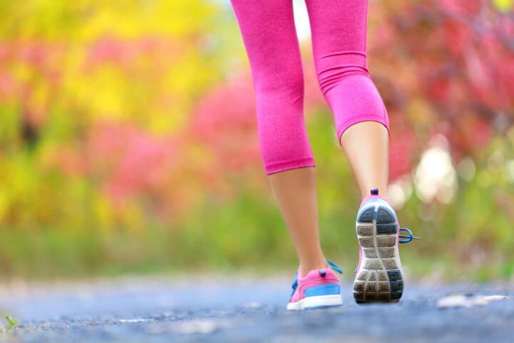 Beneficios para la salud de andar vigorosamente