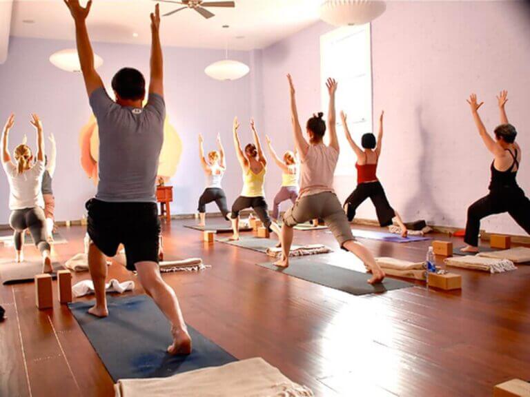 ¿Cuáles son los Accesorios más imprescindibles para hacer yoga?