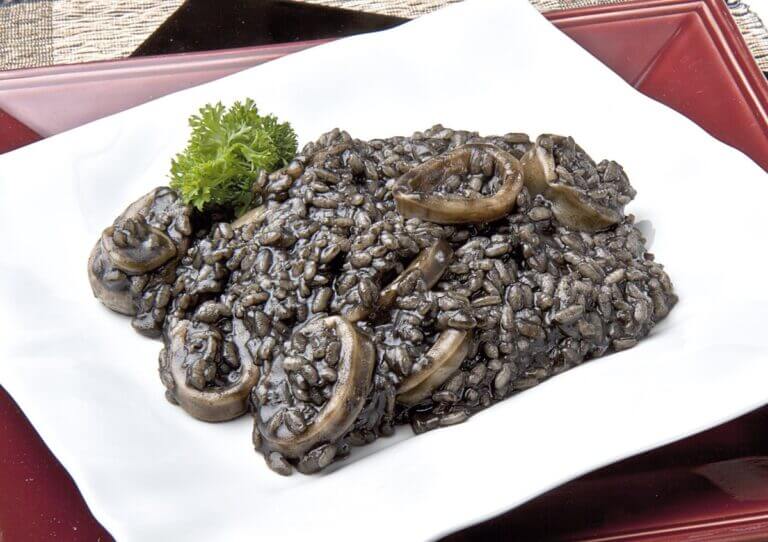 Arroz negro, perfecto para probar los beneficios de la tinta de calamar