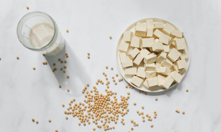 Beneficios que aporta la leche de soja al incluirla en la dieta