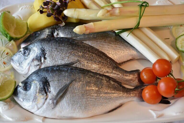 Tipos de pescado más saludables y más dañinos