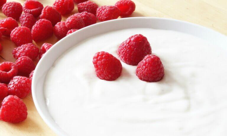 todos los beneficios que aporta el yogur si lo consumes a diario