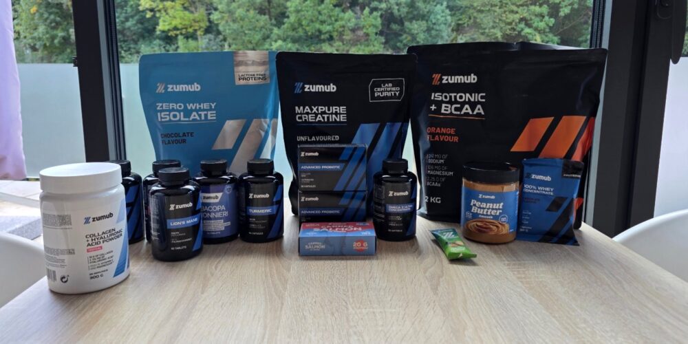 Productos de Zumub que hemos probado: proteína Zero Whey Isolate, creatina MaxPure, isotónico + BCAA, colágeno, cápsulas y regalos
