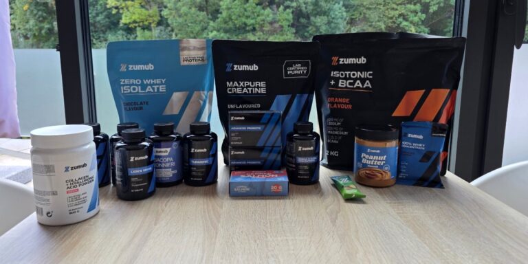 Productos de Zumub que hemos probado: proteína Zero Whey Isolate, creatina MaxPure, isotónico + BCAA, colágeno, cápsulas y regalos